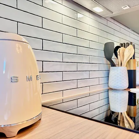 Snug 8 - Ruhige Toplage Seeblick Design-wohnung I 3-zimmer I Zentral Appartamento